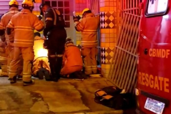 mulher passa mal ao sair da igreja