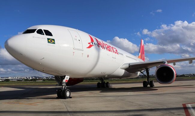 oscabecasdanoticia-aviao.jpg