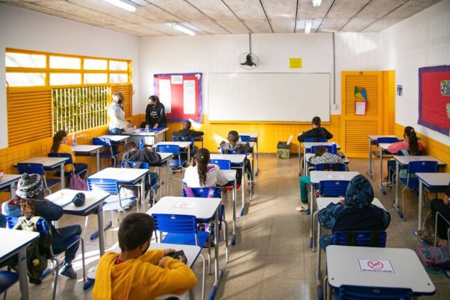 oscabecasdanoticia-aulas.jpg