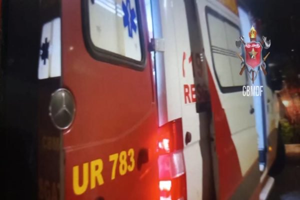 close de viatura do corpo de bombeiros do DF - Metrópoles