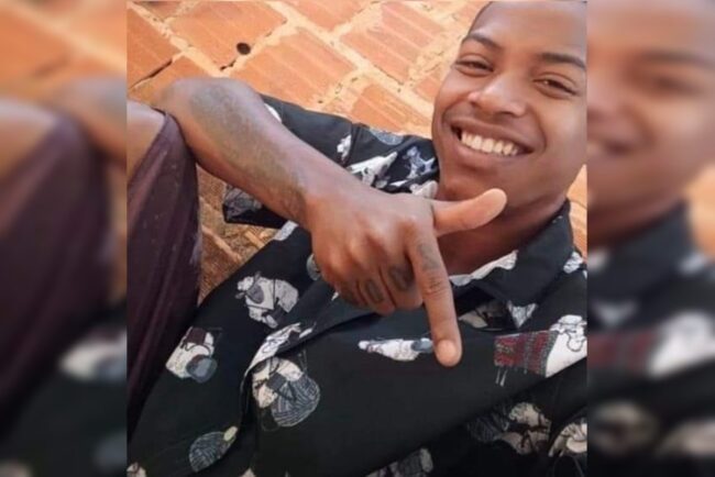 oscabecasdanoticia-danie Imagem colorida de jovem com camisa preta
