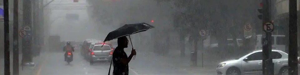 oscabecasdanoticia-chuva.jpg