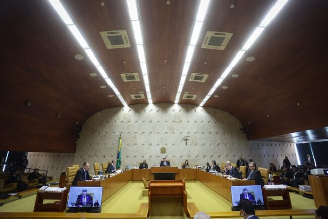 oscabecasdanoticia-stf-s imagem colorida do plenário do STF