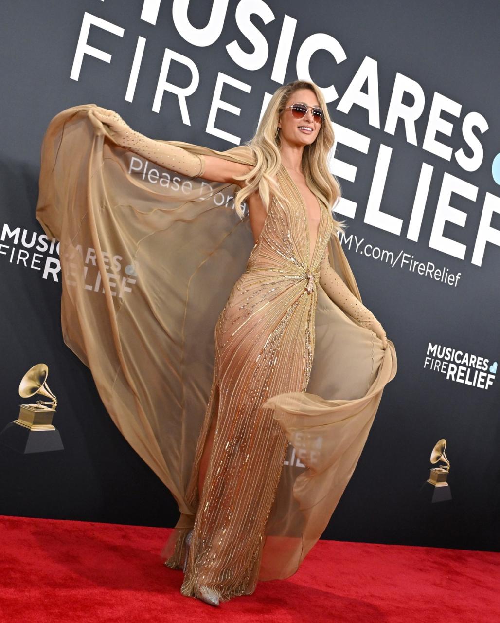 paris hilton grammy tapete vermelho 2025 tendencias - metrópoles