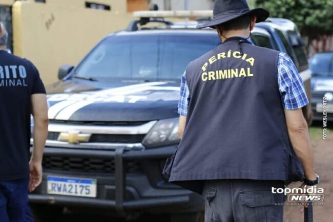 Local foi isolado, a Polícia Civil, perícia criminal e funerária foram acionadas