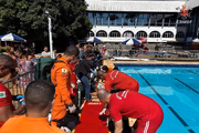 Homem é transportado para o hospital inconsciente após se afogar em piscina