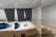Cama onde o adolescente teria matado os pais