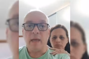 Pastor flagrado de calcinha e peruca