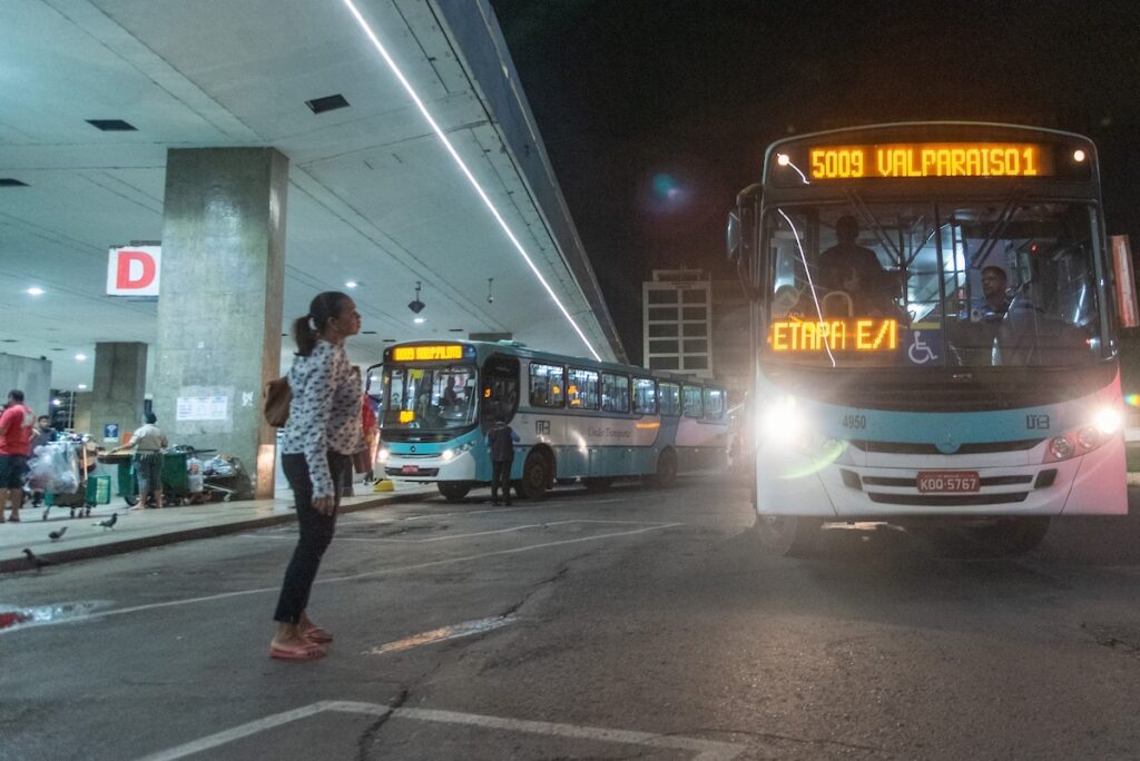 Brasília (DF), 05/01/2020 Mudança no local de saída dos ônibus para o Entorno provoca filas Local: Rodoviária do Plano Piloto Foto: Hugo Barreto/Metrópoles