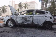 A proprietária do carro relatou que, há cerca de umas emana, o veículo voltou da revisão sem alterações