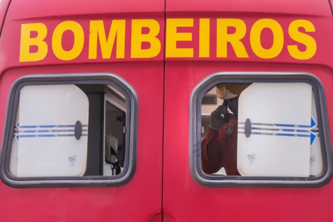 CBMDF-ambulancia-scaled