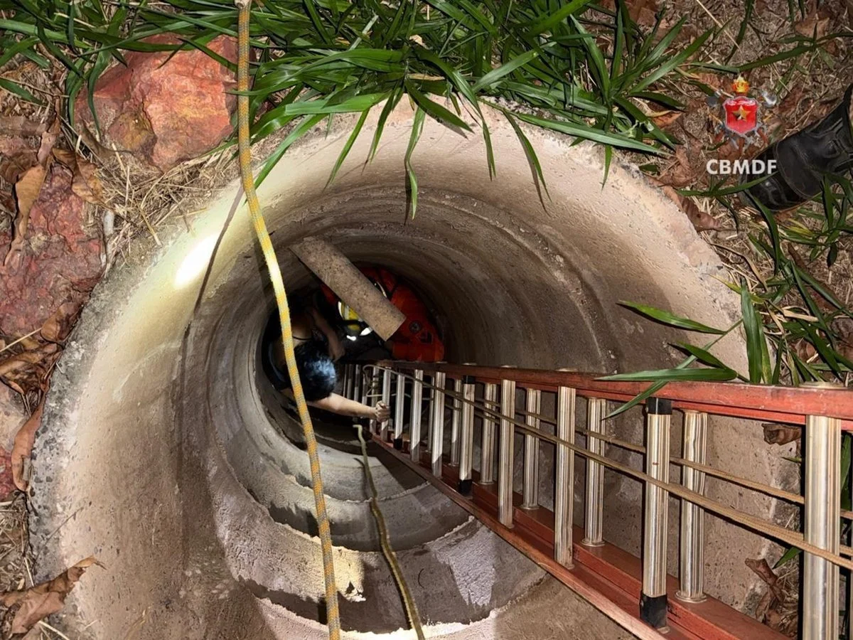 Mulher-cai-em-poco-Metropoles