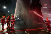 Fogo de grandes proporções atinge gameleira da Asa Norte e levanta suspeita de ação criminosa
