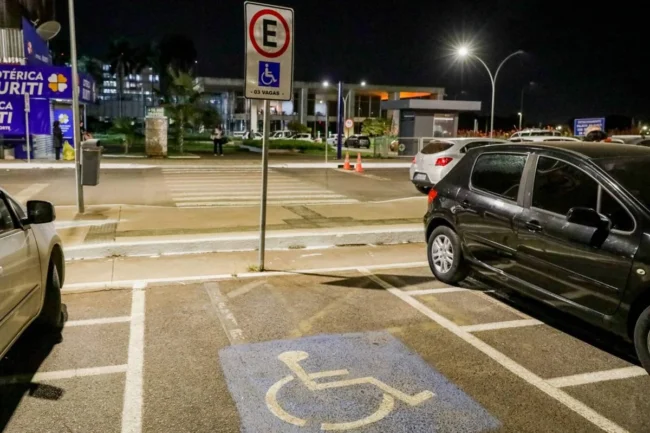 vaga-PCD-estacionamento