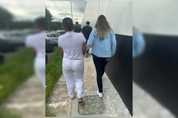 Mãe é presa por manter esquema de exploração sexual com a própria filha - destaque galeria