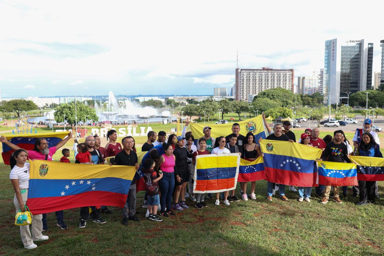 Venezuelanos no DF celebram: “Fugimos da ditadura e hoje comemoramos” - destaque galeria Venezuelanos no DF celebram: “Fugimos da ditadura e hoje comemoramos” - destaque galeria