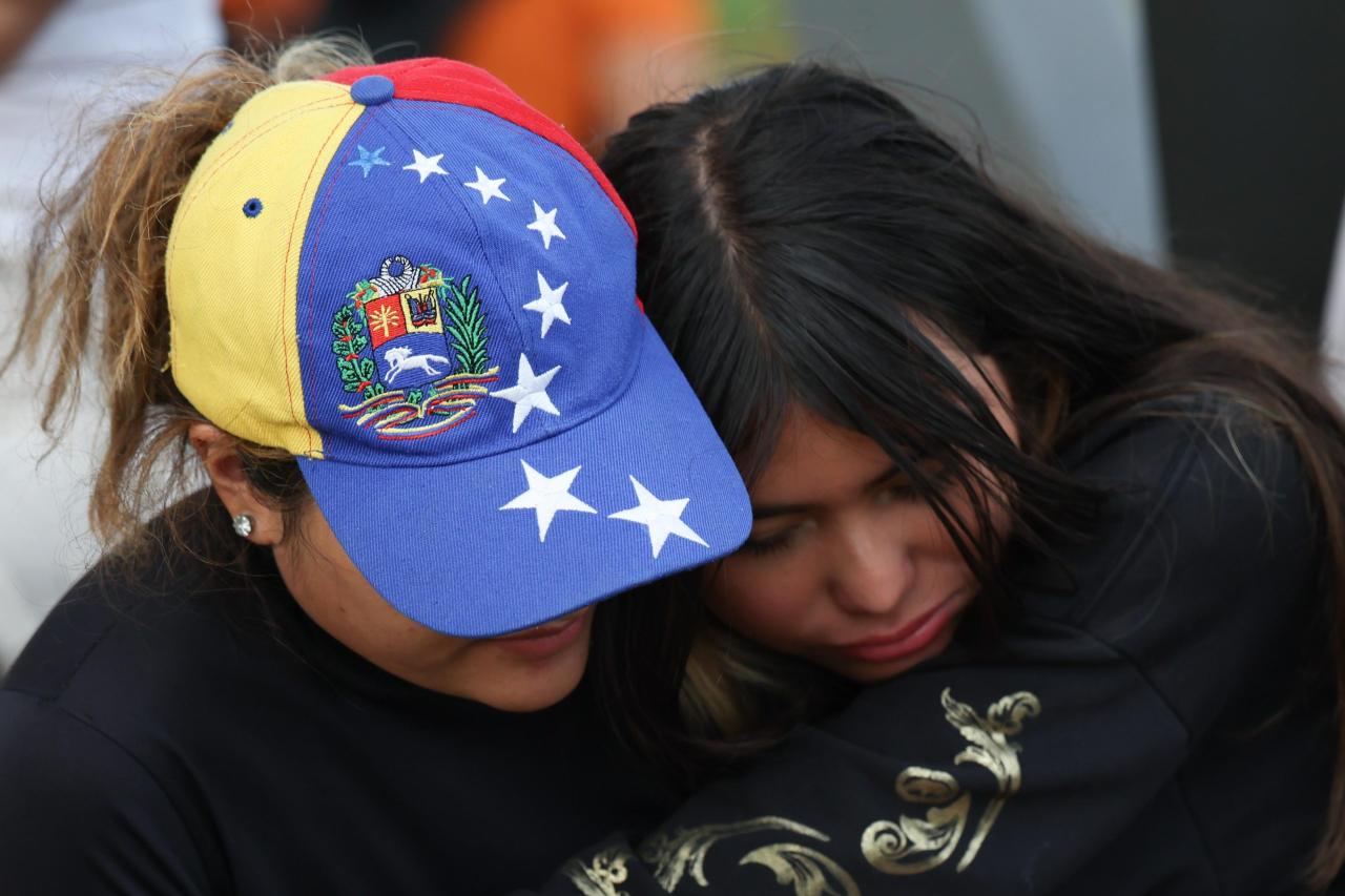 Exilados celebram em Brasília após divulgação de informações sobre ofensiva militar contra o governo venezuelano Exilados celebram em Brasília após divulgação de informações sobre ofensiva militar contra o governo venezuelano