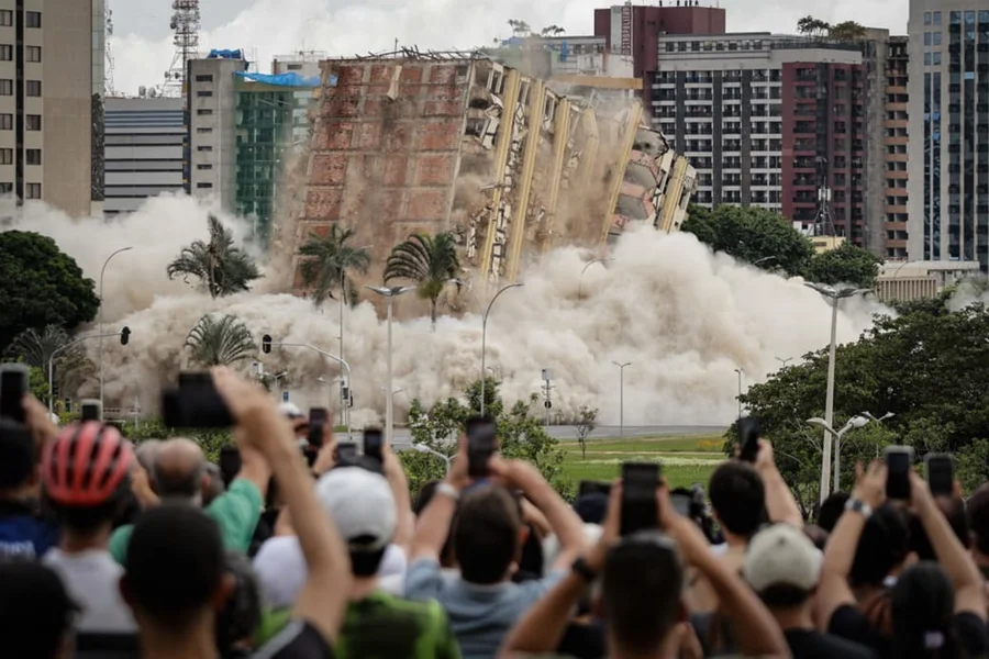 implosão torre palace hotel