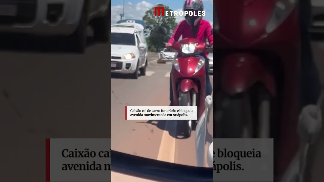 Caixão cai de carro funerário e bloqueia avenida movimentada em Anápolis
