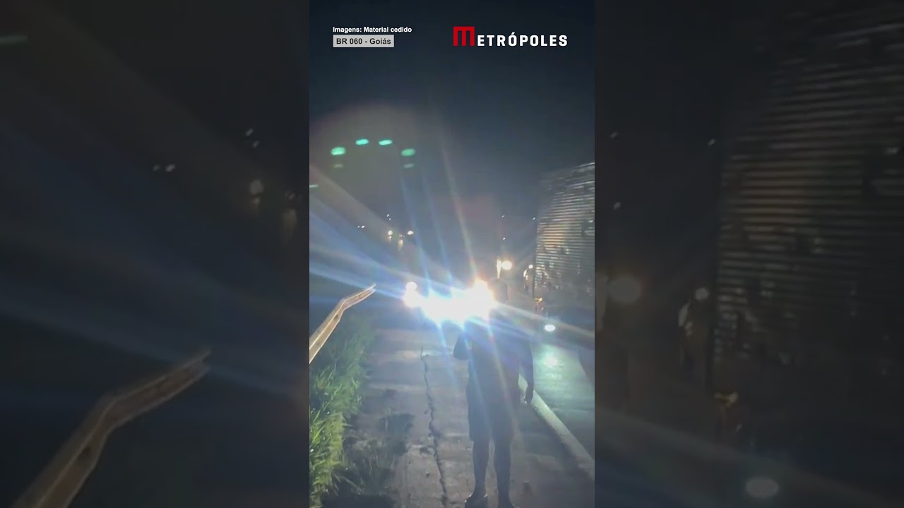 Ônibus de viagem perde controle e cai de ponte na BR 060