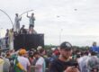 Deputado federal Nikolas Ferreira (PL-MG) discursa na Praça do Cruzeiro ao final da "Caminhada da Liberdade"