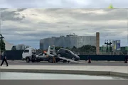 Veículo foi guinchado após bater no meio-fio do Palácio do Planalto