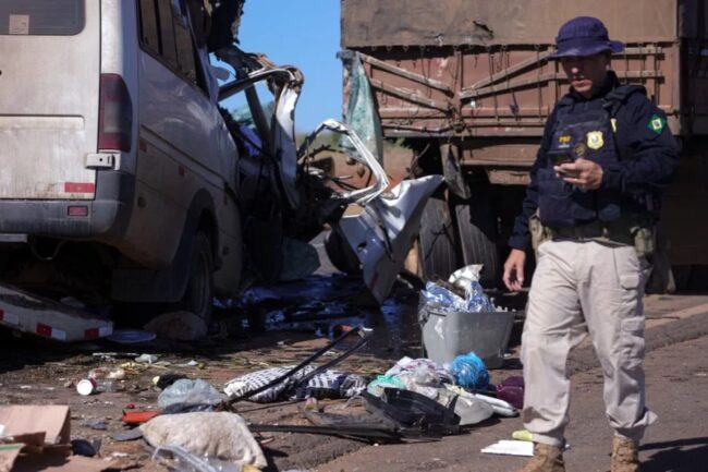 Acidente BR 020, van