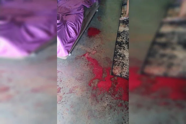 Adolescente dá facada em pescoço de homem que assediou criança em festa - destaque galeria