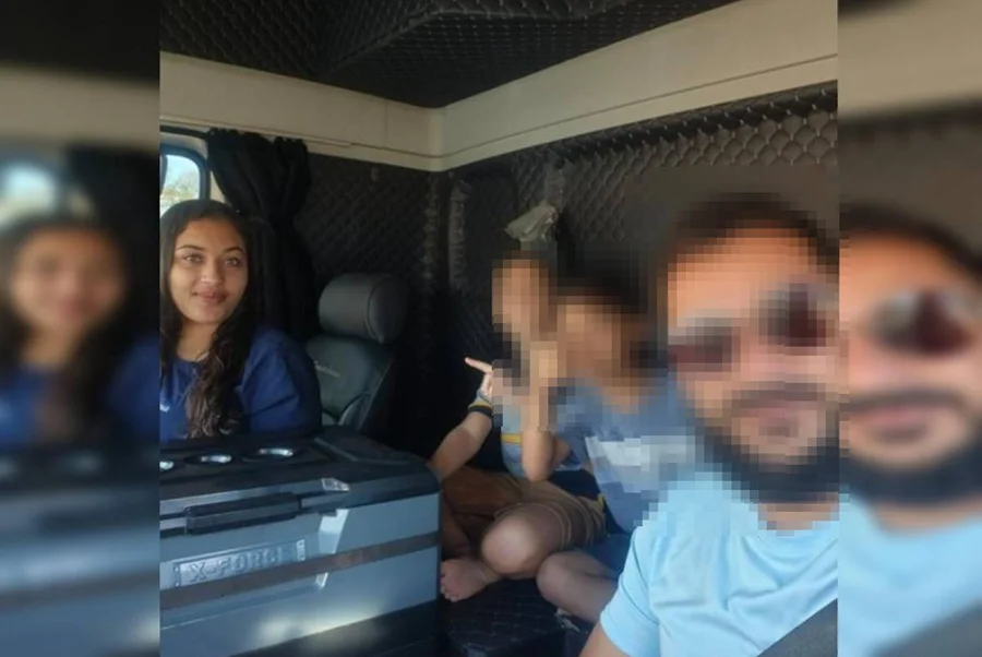 Casal dentro de caminhão