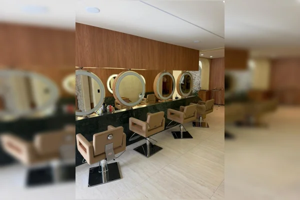 Maquiador de Virginia é investigado por desviar R$ 300 mil de salão - destaque galeria