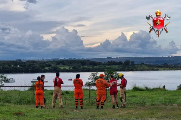 Bombeiros fazem buscas por homem que se afogou no Lago Paranoá - destaque galeria