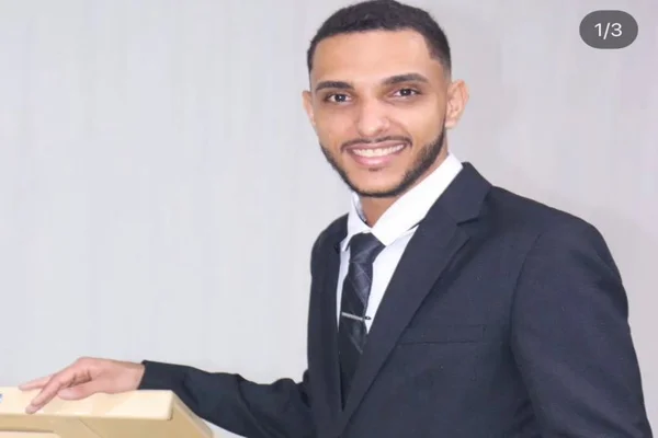 Tapas, socos e enforcamento: vereador é denunciado por agredir mulher - destaque galeria