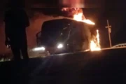Fogo teria se iniciado na parte de trás do ônibus