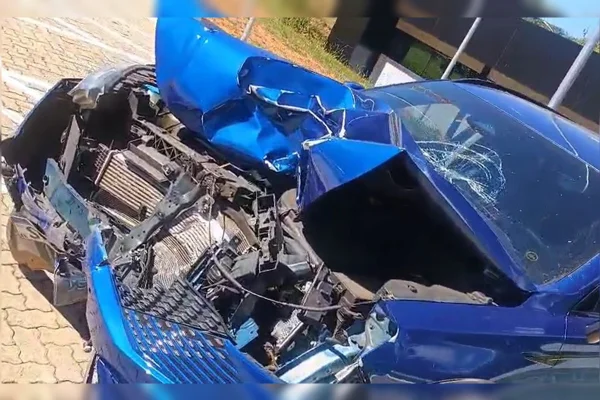 Motorista em carro de luxo atropela motociclista na ponte JK e foge - destaque galeria