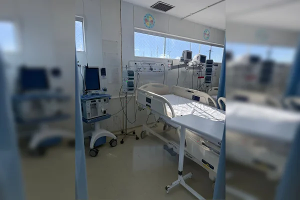 Servidores fazem protesto e pedem reabertura de leitos de UTI do HRG - destaque galeria