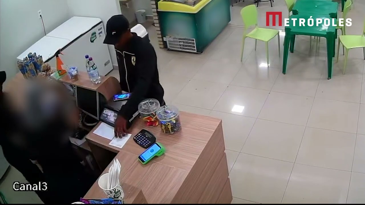 Ladrão beija mão de mulher após roubo em sorveteria no Entorno do D