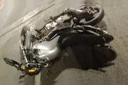 Moto onde as vítimas estavam