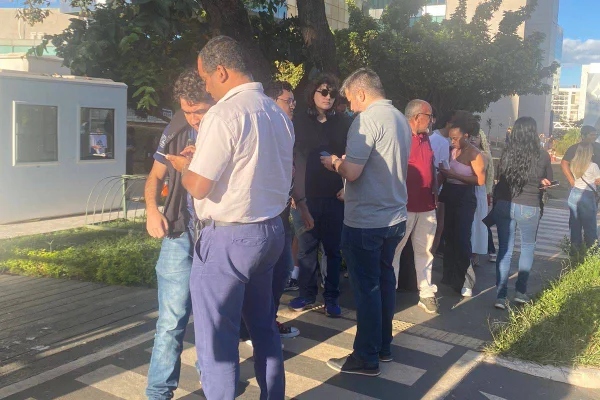 Corrida para regularizar Título lota TRE na véspera do fim do prazo - destaque galeria Corrida para regularizar Título lota TRE na véspera do fim do prazo - destaque galeria