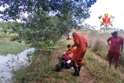Equipe aeromédica tentou reanimar a vítima após o resgate, mas o óbito foi constatado no local Equipe aeromédica tentou reanimar a vítima após o resgate, mas o óbito foi constatado no local