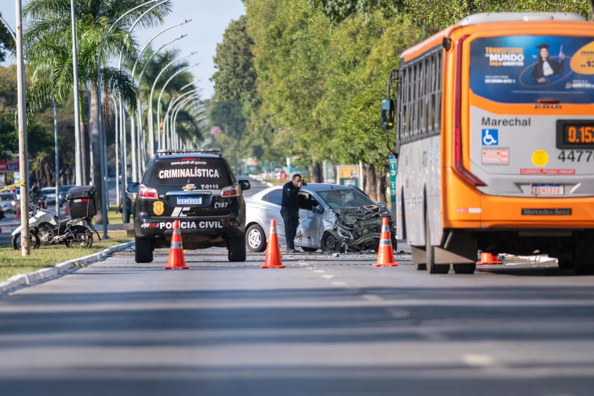 Acidente no Eixinho Sul deixa motorista morto 